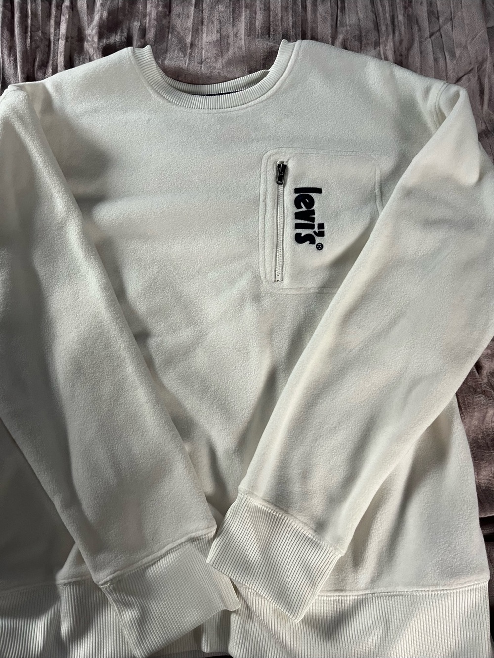 Levi's Men's Crewneck Sweatshirt in Off-White with Black Logo